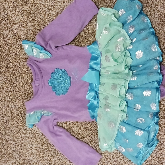 Dress - Picture 2 of 5